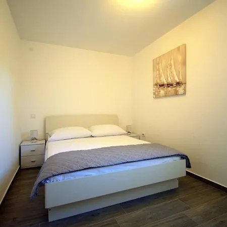 Apartman Nikolina Vis